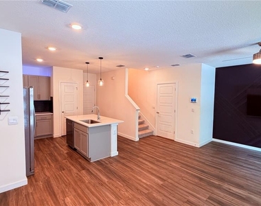 77 Myrtle Street - Photo Thumbnail 13