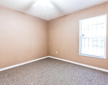 5201 Yaupon Street - Photo Thumbnail 11