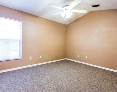 5201 Yaupon Street - Photo Thumbnail 8