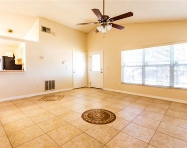 5201 Yaupon Street - Photo Thumbnail 2