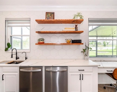 5611 Superior Drive - Photo Thumbnail 2
