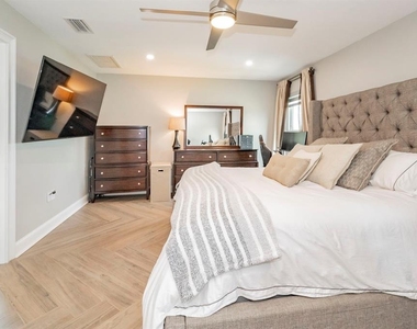 5611 Superior Drive - Photo Thumbnail 8