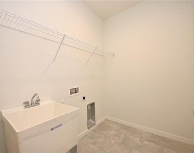 1013 N Brunnell Parkway - Photo Thumbnail 20