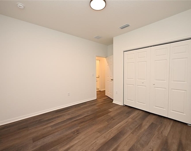 1013 N Brunnell Parkway - Photo Thumbnail 23
