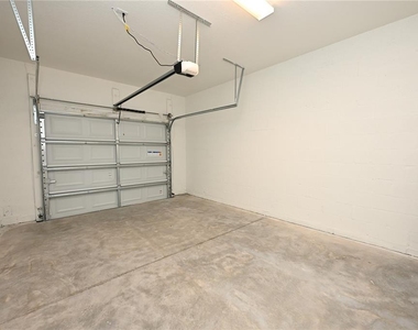 1013 N Brunnell Parkway - Photo Thumbnail 33
