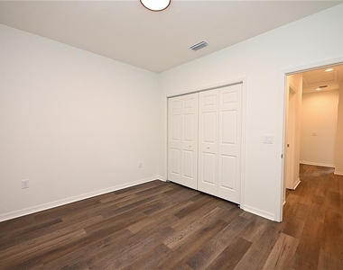 1013 N Brunnell Parkway - Photo Thumbnail 26