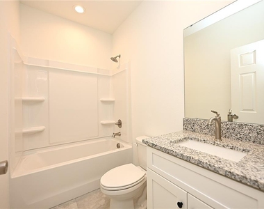 1011 N Brunnell Parkway - Photo Thumbnail 30