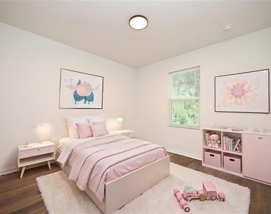 1011 N Brunnell Parkway - Photo Thumbnail 24