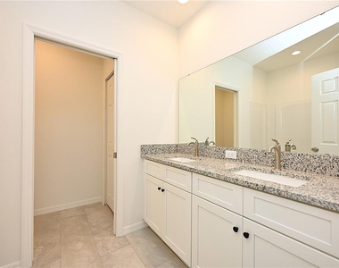 1011 N Brunnell Parkway - Photo Thumbnail 20