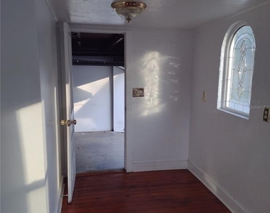 320 S 4th Street - Photo Thumbnail 6
