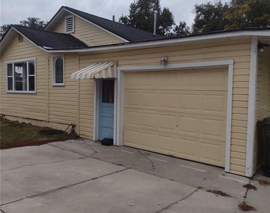 320 S 4th Street - Photo Thumbnail 2