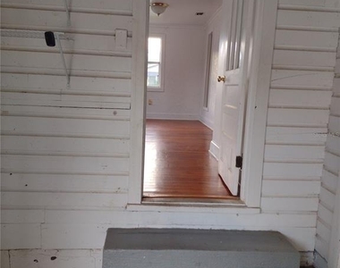 320 S 4th Street - Photo Thumbnail 5