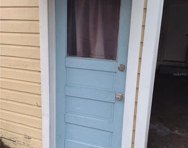 320 S 4th Street - Photo Thumbnail 1