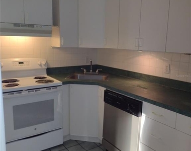 320 S 4th Street - Photo Thumbnail 8