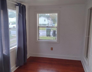 320 S 4th Street - Photo Thumbnail 7