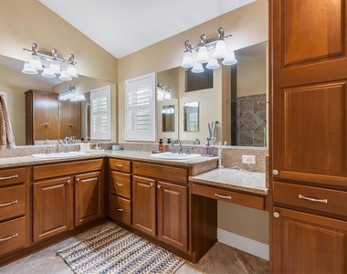 1096 Alcove Loop - Photo Thumbnail 20