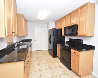 34 Renshaw Drive - Photo Thumbnail 7