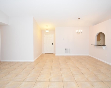 34 Renshaw Drive - Photo Thumbnail 1