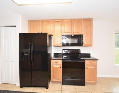 34 Renshaw Drive - Photo Thumbnail 9