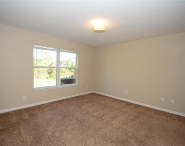 33 Rosepetal Lane - Photo Thumbnail 11