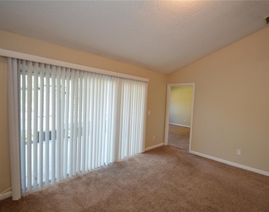 33 Rosepetal Lane - Photo Thumbnail 10
