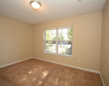 33 Rosepetal Lane - Photo Thumbnail 17