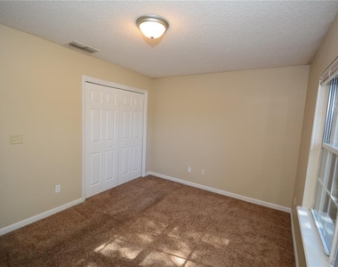 33 Rosepetal Lane - Photo Thumbnail 18
