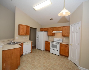 33 Rosepetal Lane - Photo Thumbnail 3