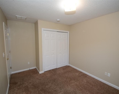 33 Rosepetal Lane - Photo Thumbnail 15