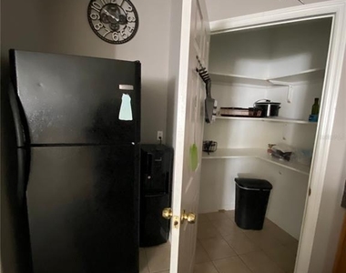 324 Lomond Drive - Photo Thumbnail 12