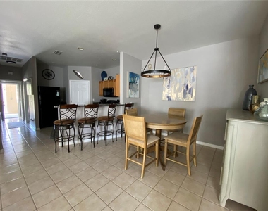 324 Lomond Drive - Photo Thumbnail 14