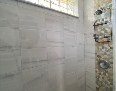 324 Lomond Drive - Photo Thumbnail 19