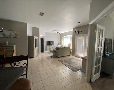 324 Lomond Drive - Photo Thumbnail 7
