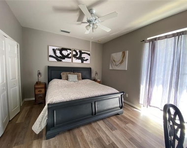 324 Lomond Drive - Photo Thumbnail 16