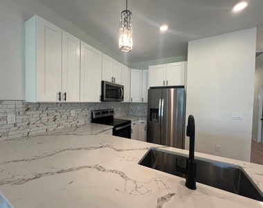 12299 Buffing Road - Photo Thumbnail 5