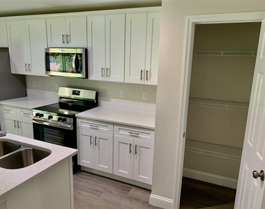 6338 Lenape Lane - Photo Thumbnail 3