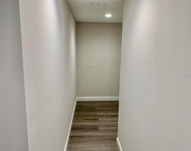 6338 Lenape Lane - Photo Thumbnail 29