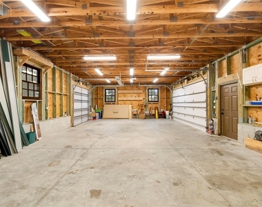 10504 31st Avenue E - Photo Thumbnail 8