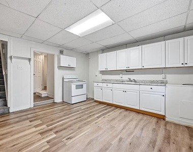 395 W Allen - Photo Thumbnail 4