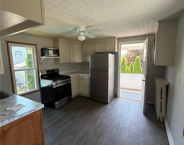 100 Rose Lane - Photo Thumbnail 2