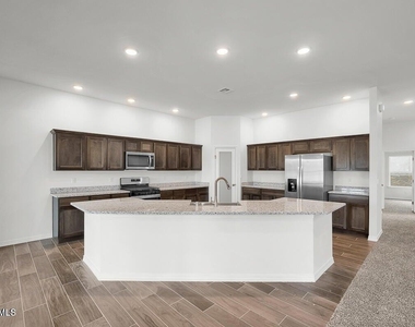 14325 Steve Joyce Parkway - Photo Thumbnail 7