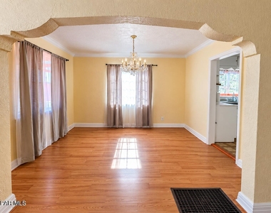 1331 Cincinnati Avenue - Photo Thumbnail 3