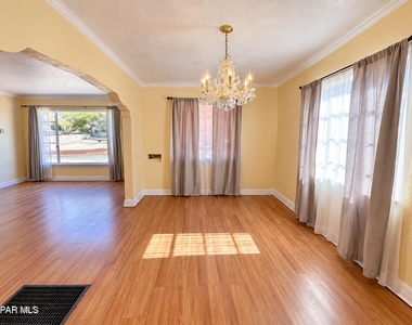 1331 Cincinnati Avenue - Photo Thumbnail 5