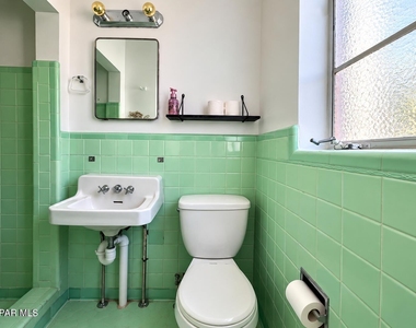 1331 Cincinnati Avenue - Photo Thumbnail 12