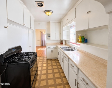 1331 Cincinnati Avenue - Photo Thumbnail 6