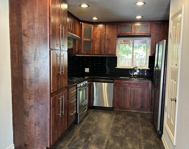 1209 Antonio Street - Photo Thumbnail 20