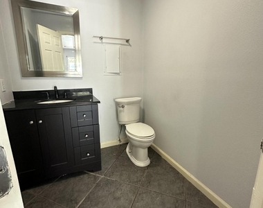 1209 Antonio Street - Photo Thumbnail 17
