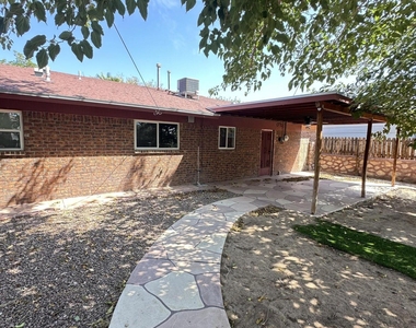 1209 Antonio Street - Photo Thumbnail 5
