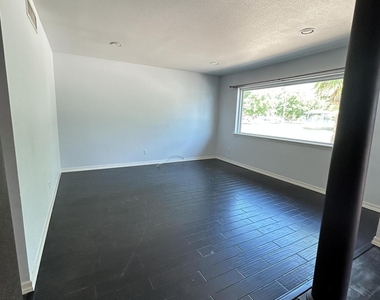 1209 Antonio Street - Photo Thumbnail 19