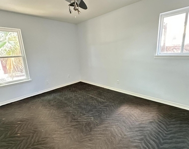 1209 Antonio Street - Photo Thumbnail 13